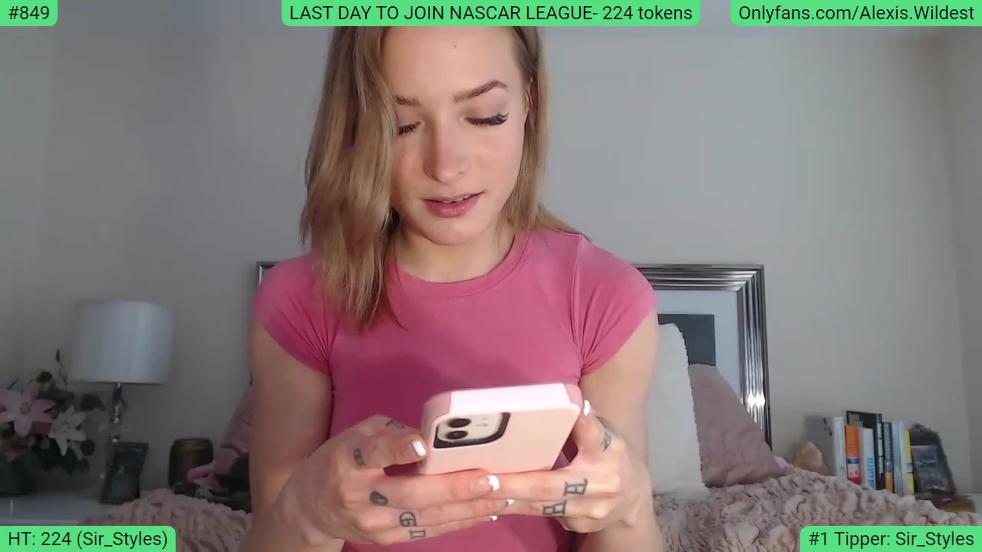 Gallery image thumbnail from AlexisWildest's myfreecams stream on, 03/01/2023, 19:49 image 14 of 20