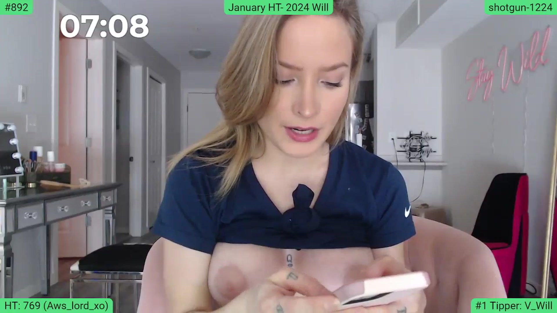 Gallery image thumbnail from AlexisWildest's myfreecams stream on, 01/07/2024, 21:27 image 16 of 20