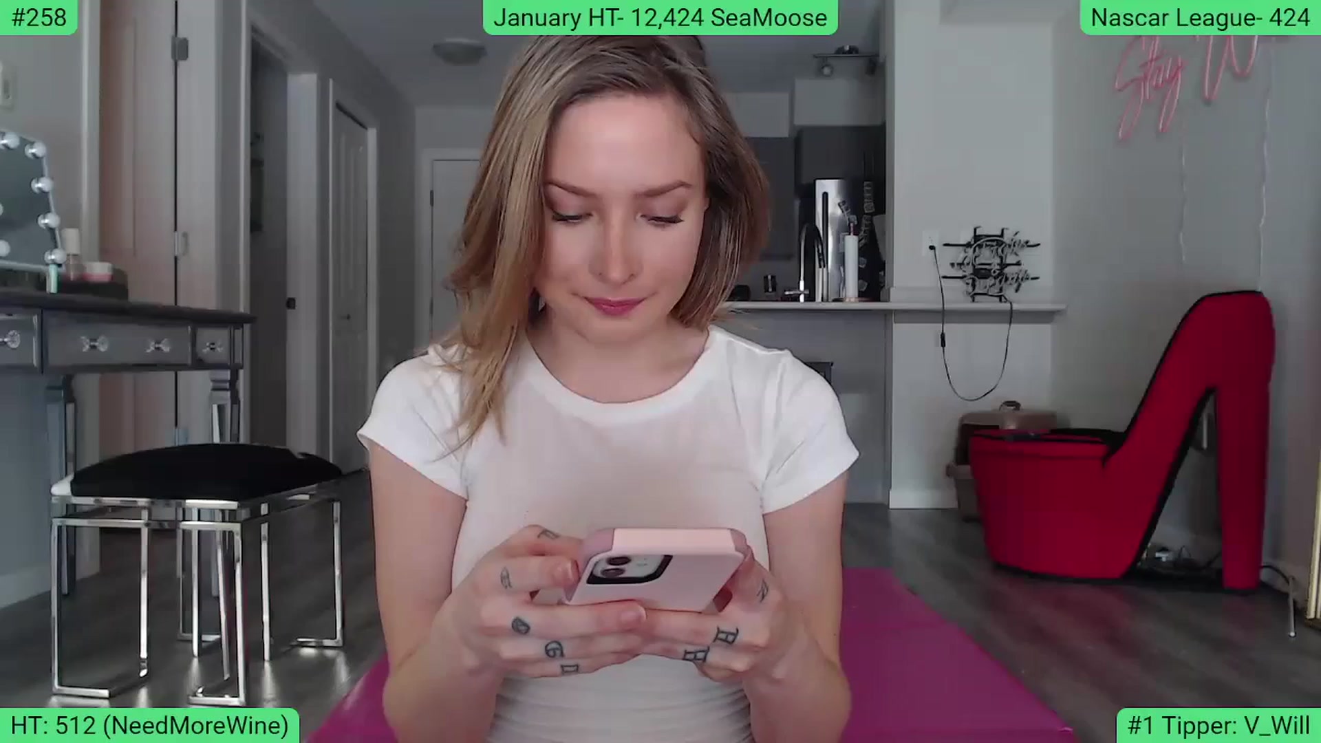 Gallery image thumbnail from AlexisWildest's myfreecams stream on, 01/08/2024, 21:50 image 16 of 20