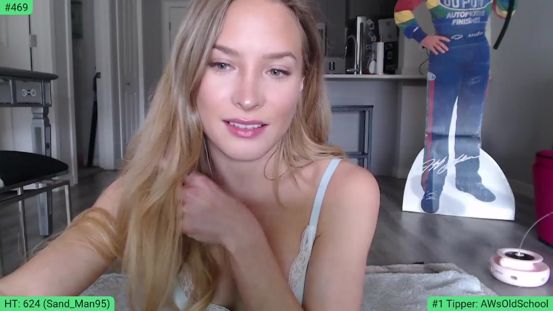 Gallery image thumbnail from AlexisWildest's myfreecams stream on, 05/27/2024, 24:04 image 18 of 20
