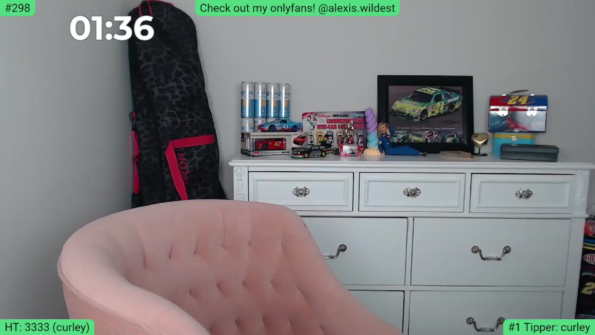 Gallery image thumbnail from AlexisWildest's myfreecams stream on, 06/04/2024, 24:49 image 2 of 20