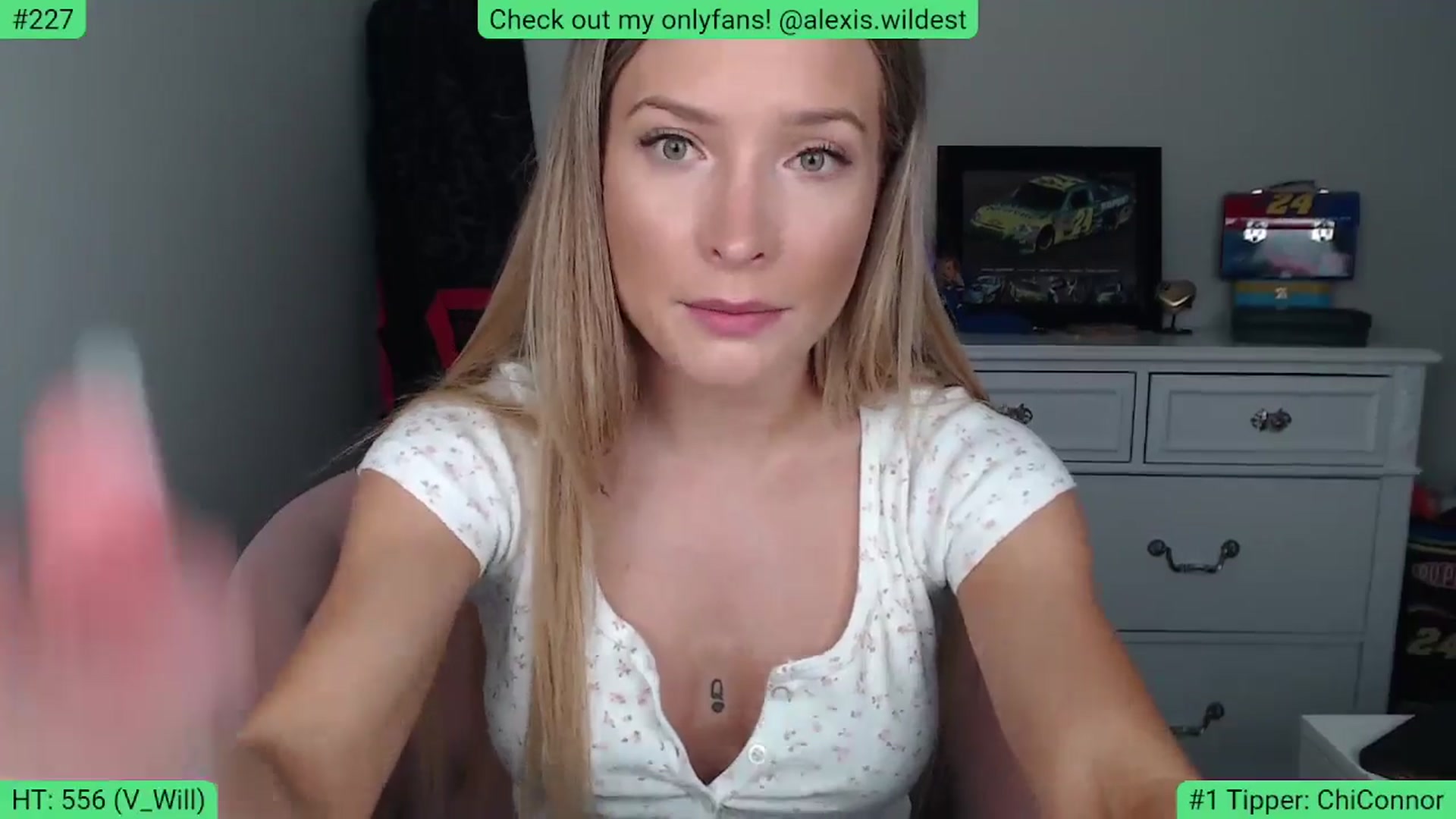 Gallery image thumbnail from AlexisWildest's myfreecams stream on, 06/06/2024, 02:04 image 16 of 20