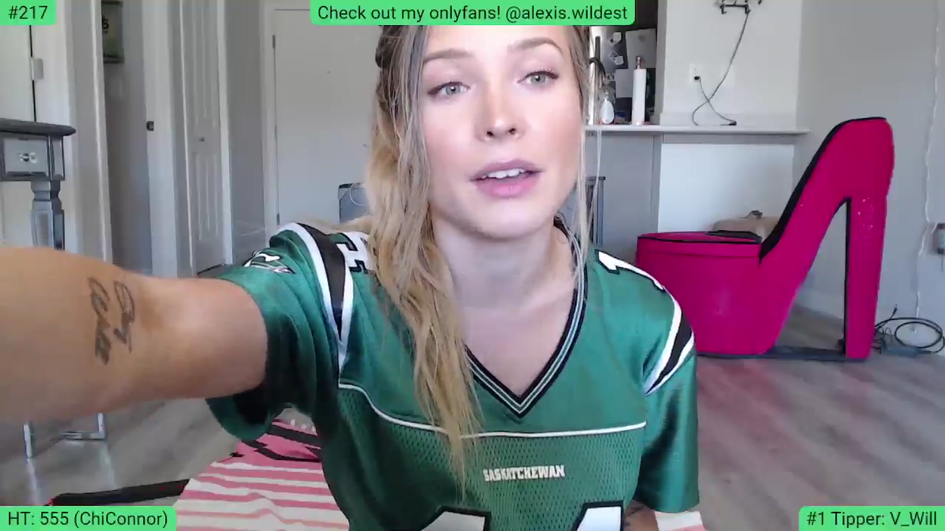 Gallery image thumbnail from AlexisWildest's myfreecams stream on, 06/08/2024, 23:53 image 11 of 20