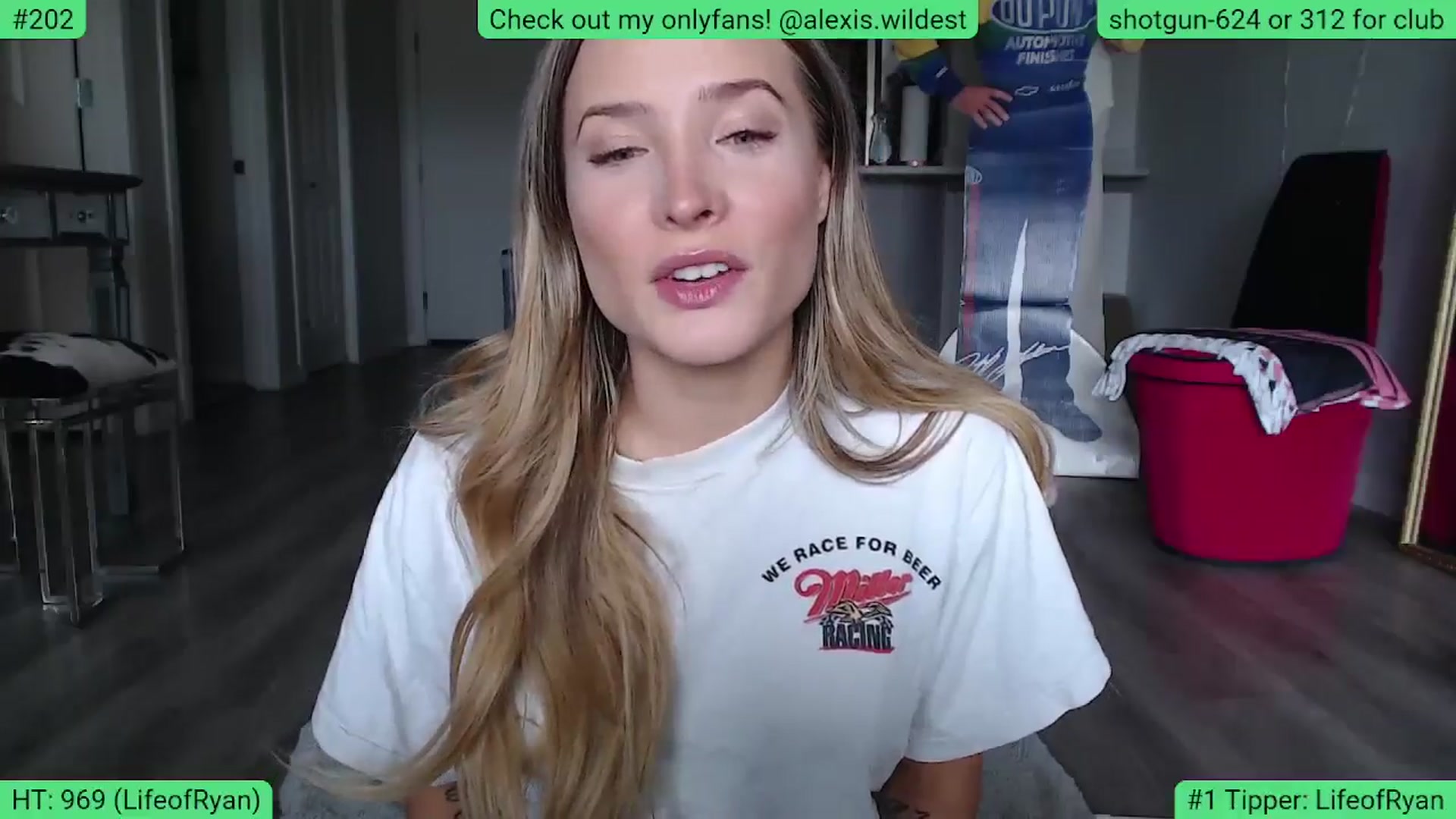 Gallery image thumbnail from AlexisWildest's myfreecams stream on, 06/17/2024, 24:02 image 4 of 20
