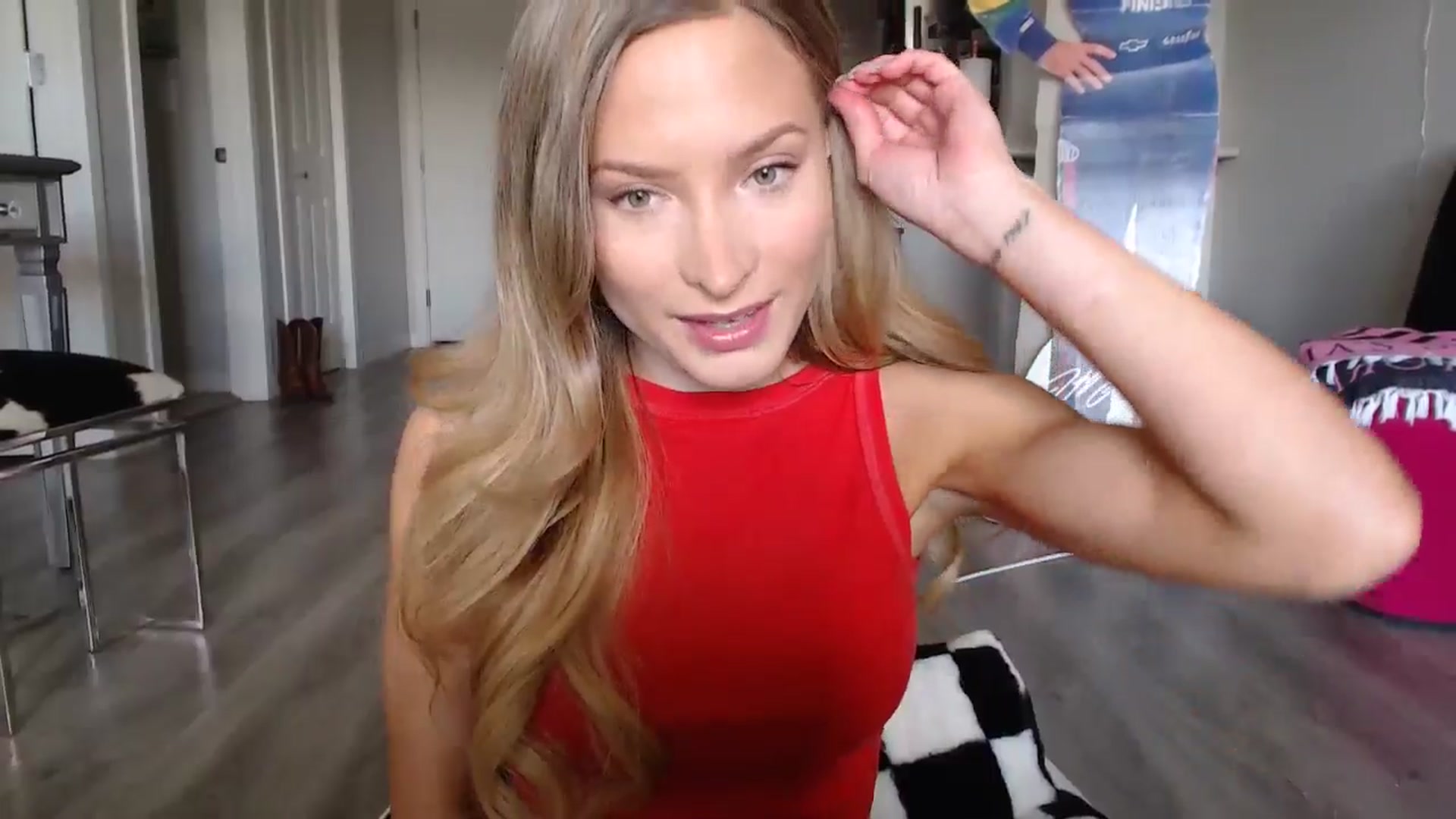Gallery image thumbnail from AlexisWildest's myfreecams stream on, 06/29/2024, 18:54 image 5 of 20