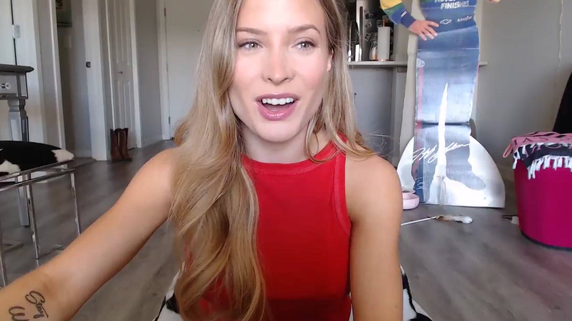 Gallery image thumbnail from AlexisWildest's myfreecams stream on, 06/29/2024, 18:54 image 10 of 20