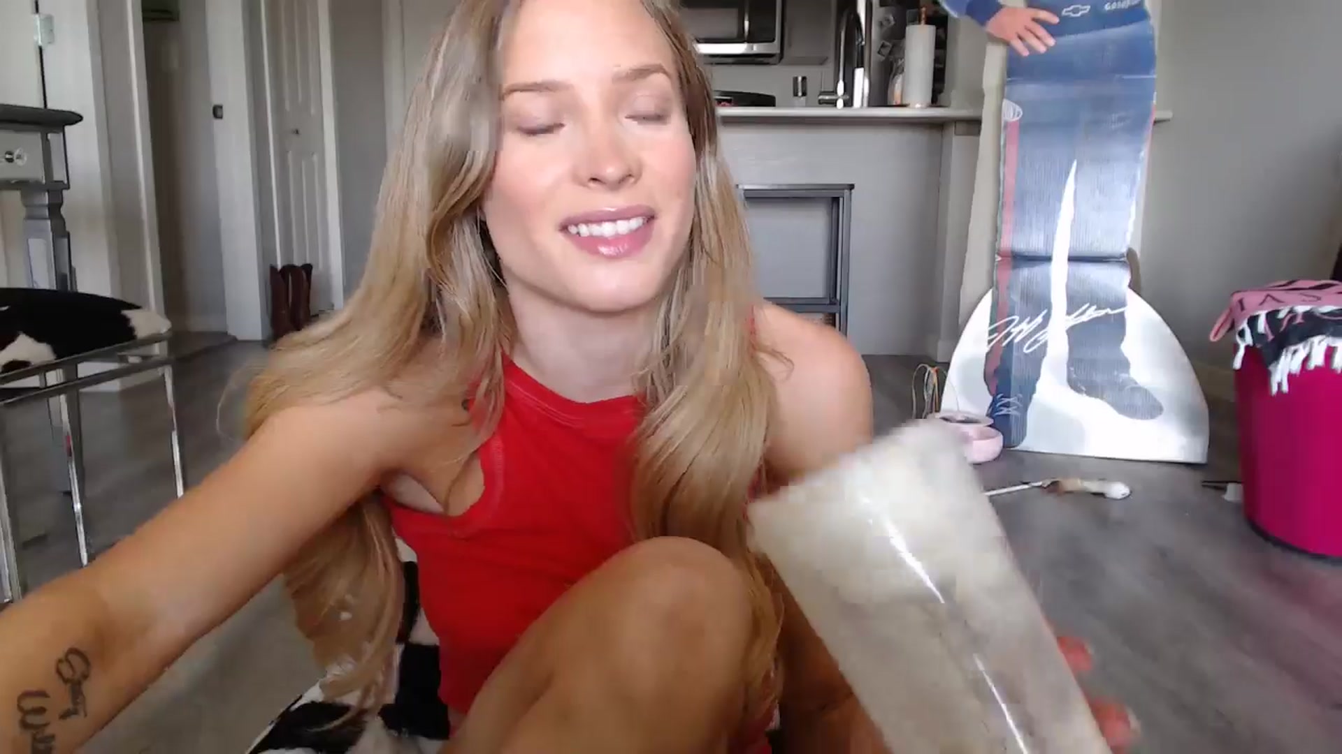 Gallery image thumbnail from AlexisWildest's myfreecams stream on, 06/29/2024, 21:32 image 20 of 20