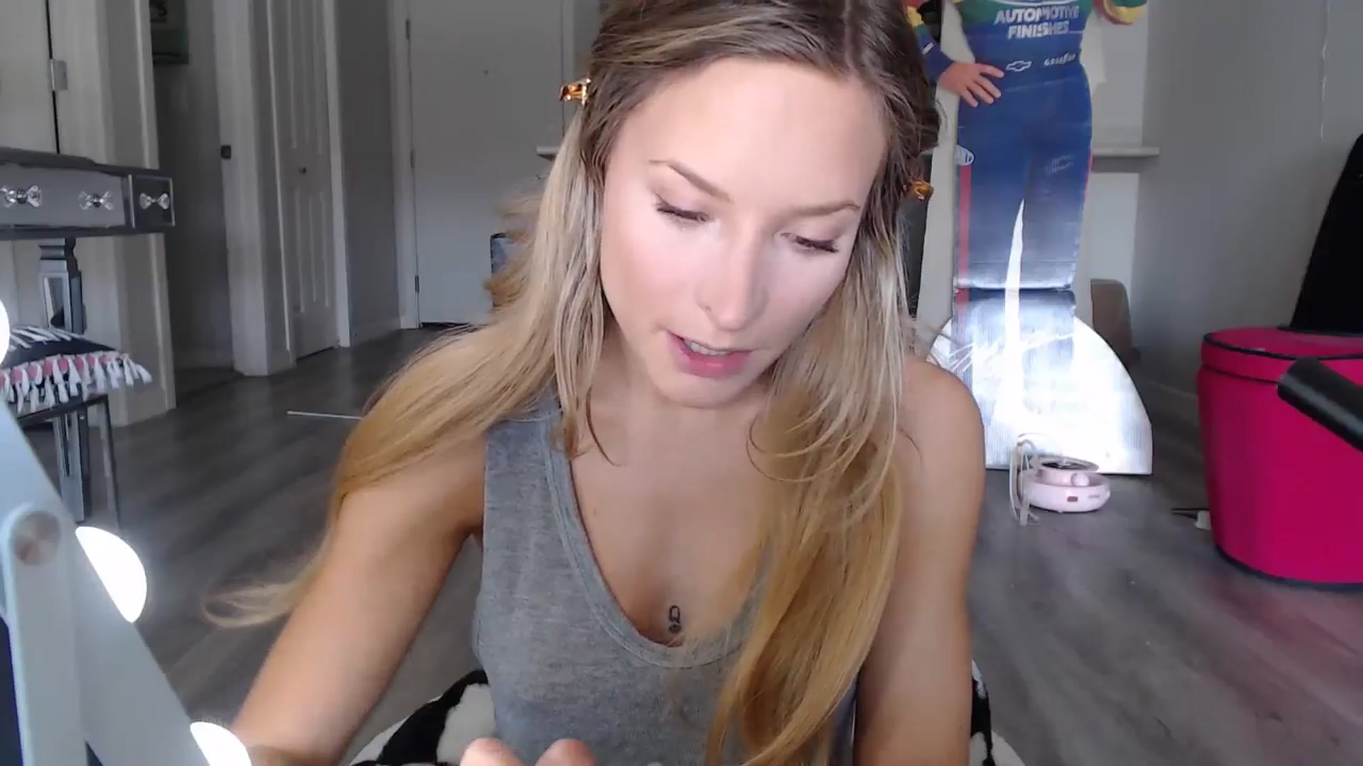Gallery image thumbnail from AlexisWildest's myfreecams stream on, 06/30/2024, 20:25 image 15 of 20