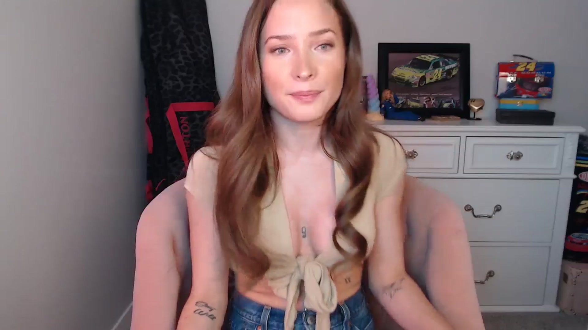 Gallery image thumbnail from AlexisWildest's myfreecams stream on, 07/09/2024, 03:11 image 10 of 20