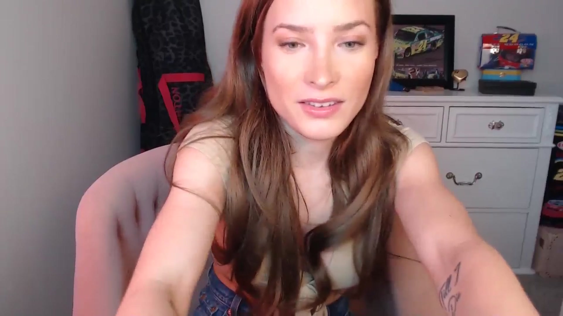 Gallery image thumbnail from AlexisWildest's myfreecams stream on, 07/09/2024, 03:11 image 9 of 20