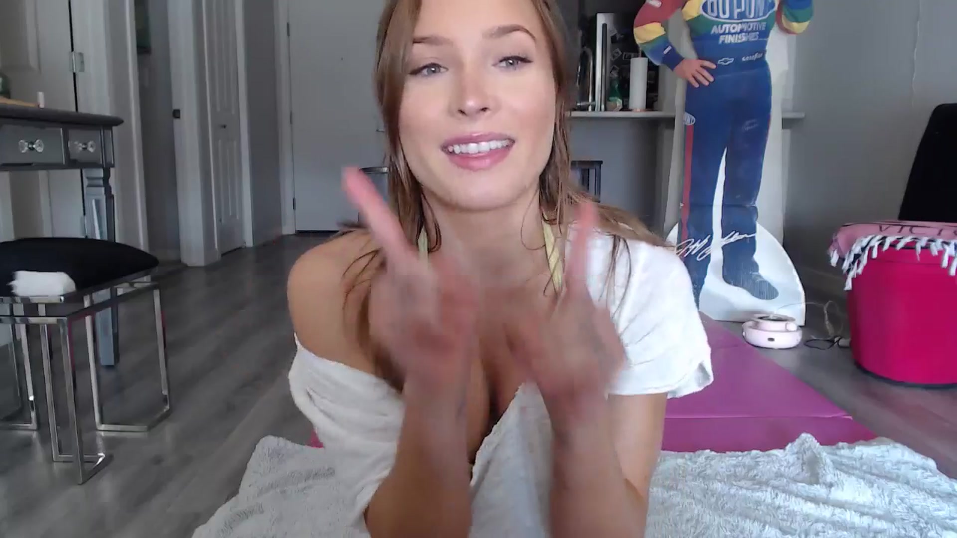 Gallery image thumbnail from AlexisWildest's myfreecams stream on, 08/03/2024, 21:07 image 18 of 20