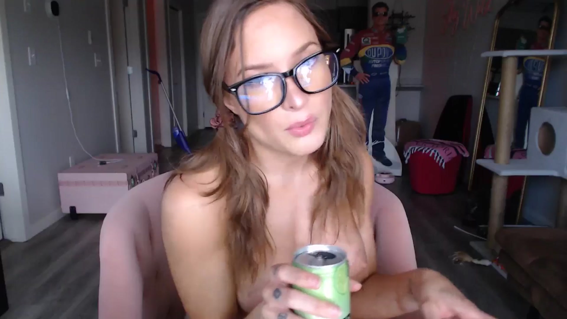 Gallery image thumbnail from AlexisWildest's myfreecams stream on, 08/05/2024, 02:39 image 13 of 20