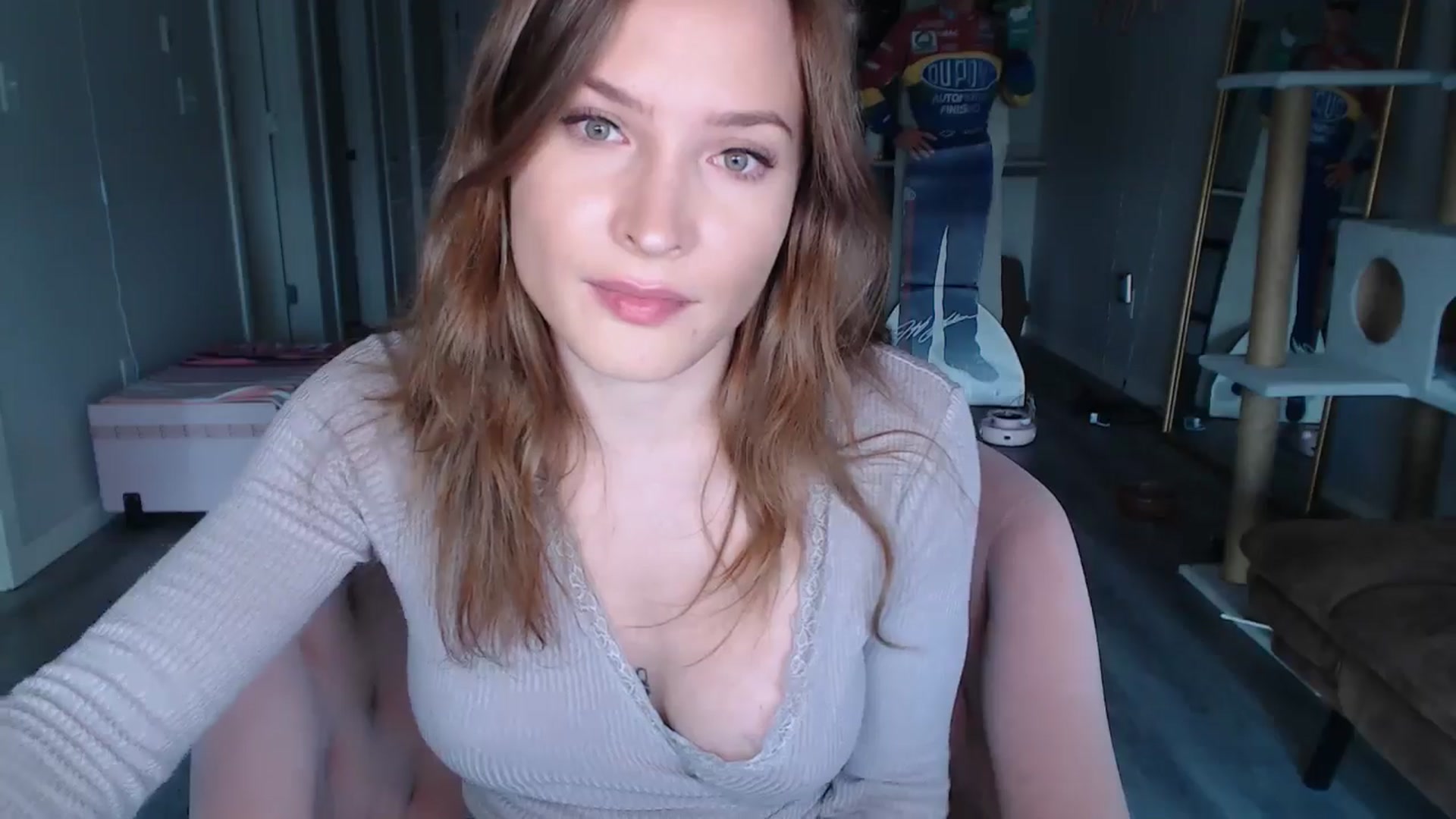Gallery image thumbnail from AlexisWildest's myfreecams stream on, 08/15/2024, 01:04 image 19 of 20