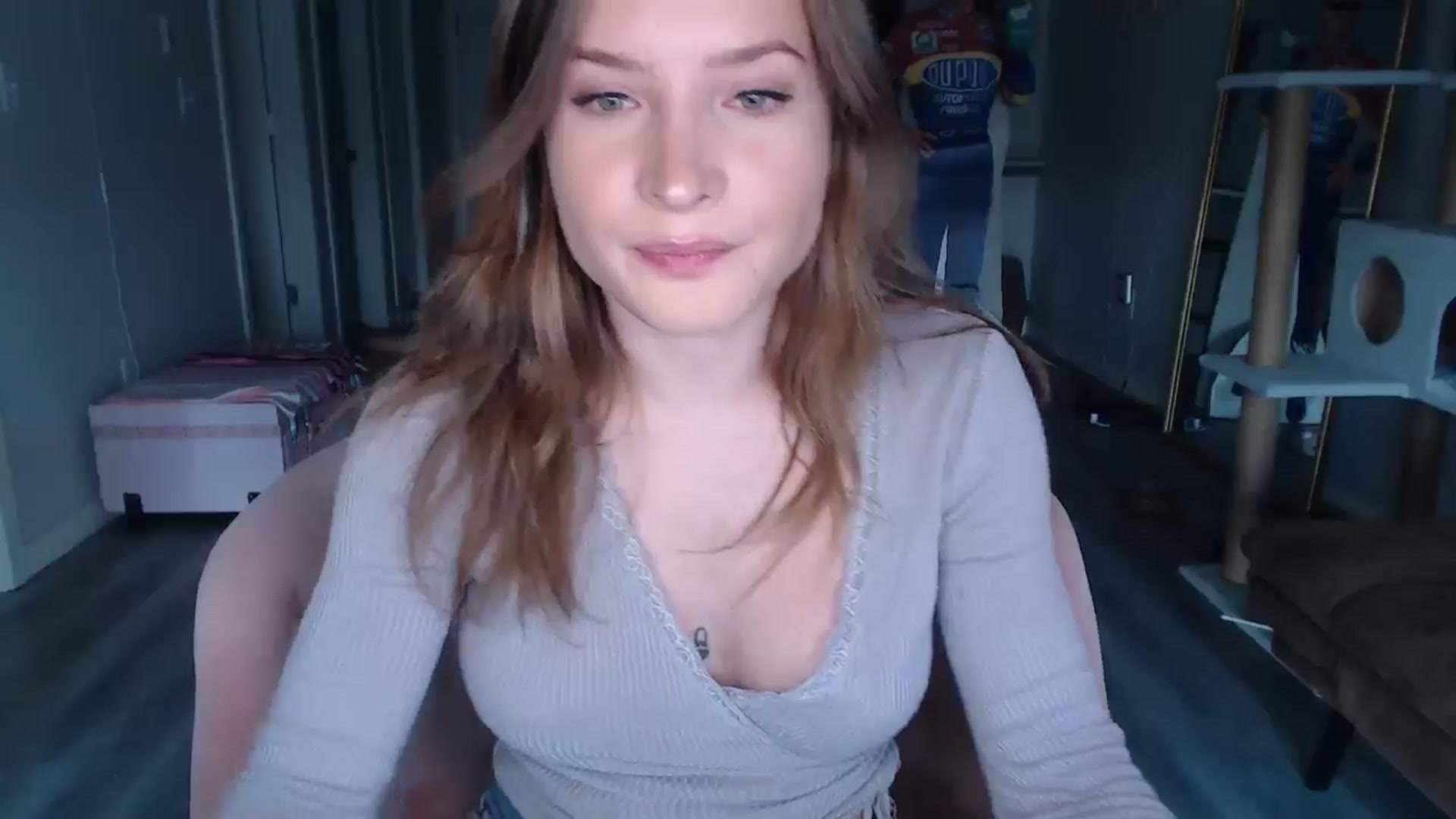 Gallery image thumbnail from AlexisWildest's myfreecams stream on, 08/15/2024, 01:04 image 18 of 20