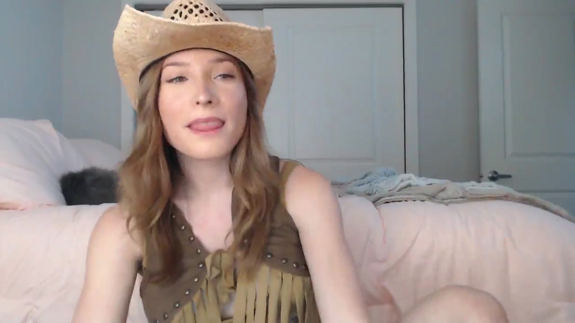 Gallery image thumbnail from AlexisWildest's myfreecams stream on, 08/22/2024, 24:27 image 15 of 20