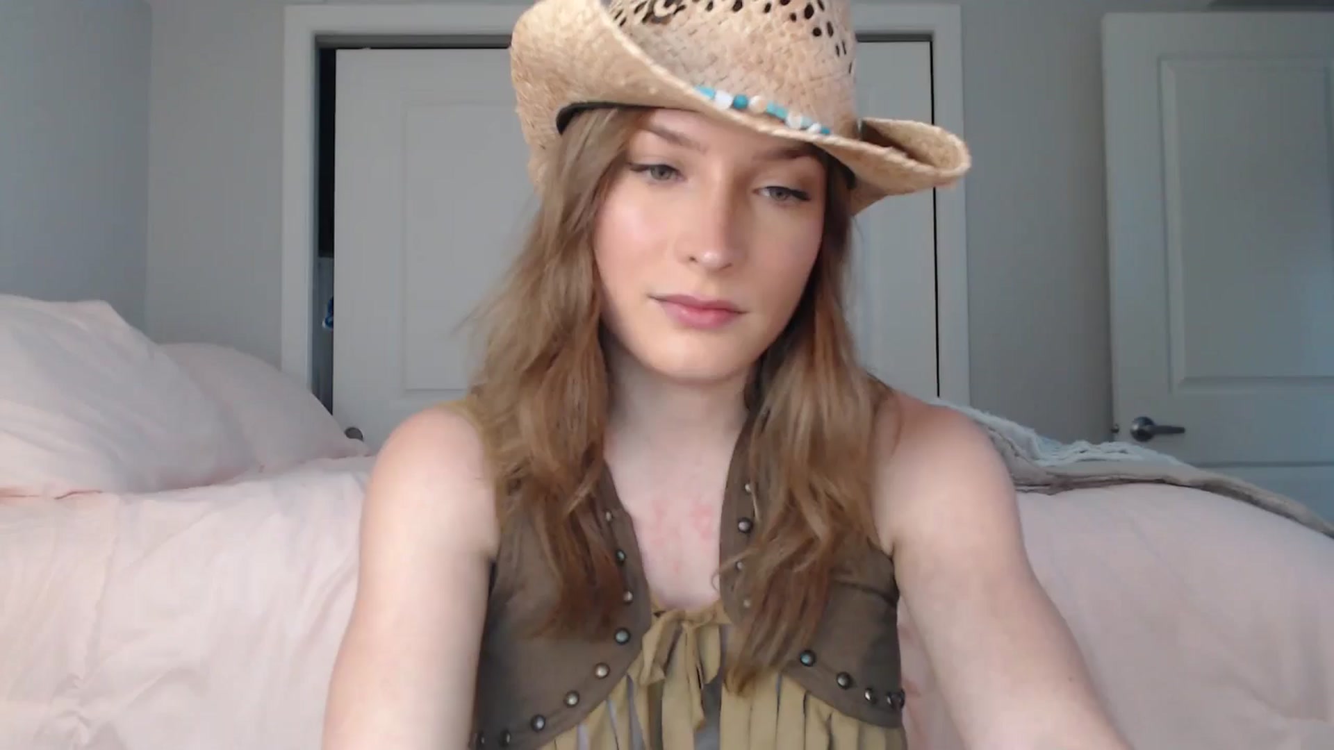 Gallery image thumbnail from AlexisWildest's myfreecams stream on, 08/22/2024, 24:27 image 10 of 20