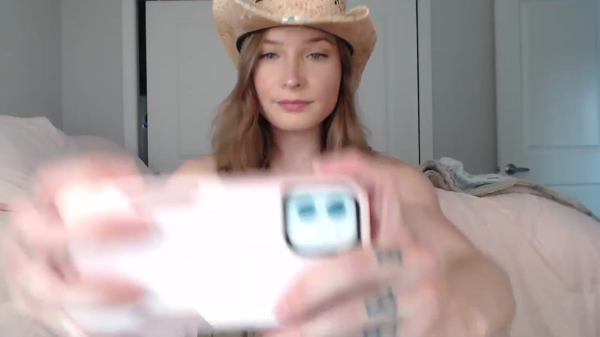 Gallery image thumbnail from AlexisWildest's myfreecams stream on, 08/22/2024, 24:27 image 1 of 20