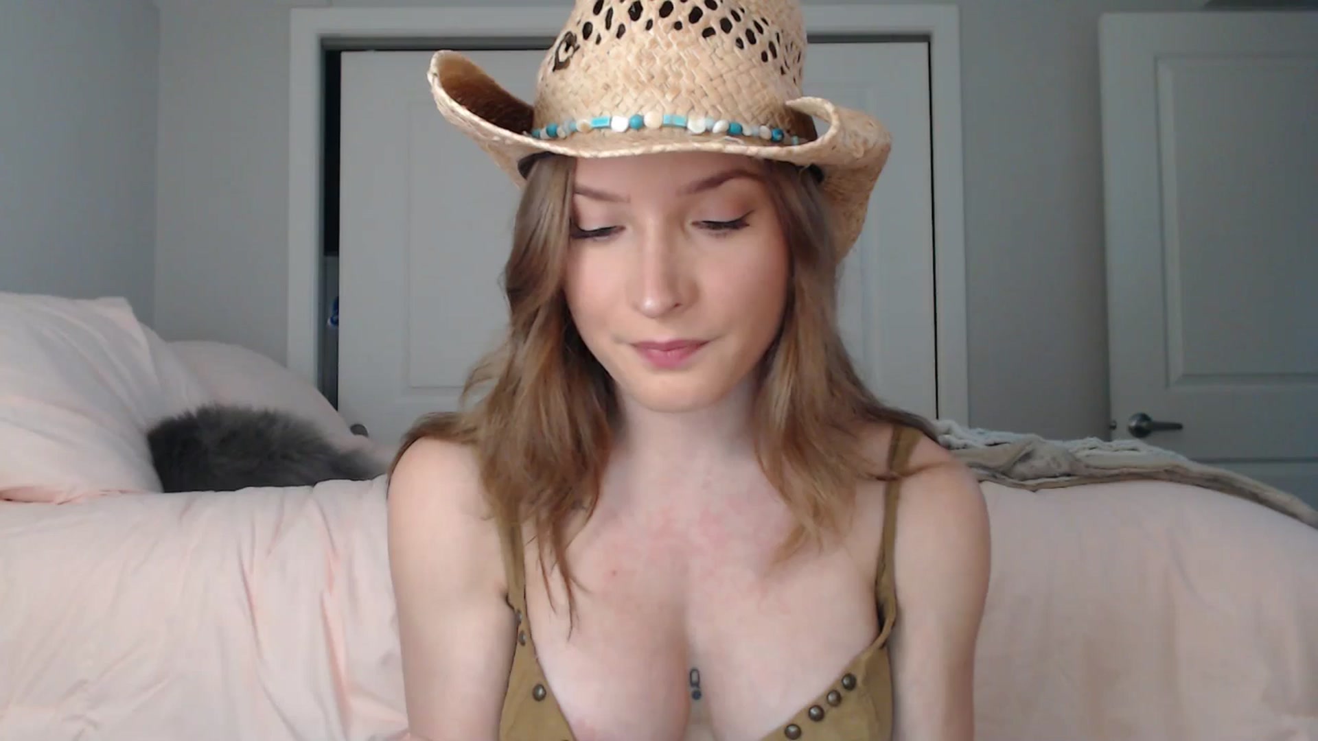 Gallery image thumbnail from AlexisWildest's myfreecams stream on, 08/22/2024, 24:27 image 18 of 20