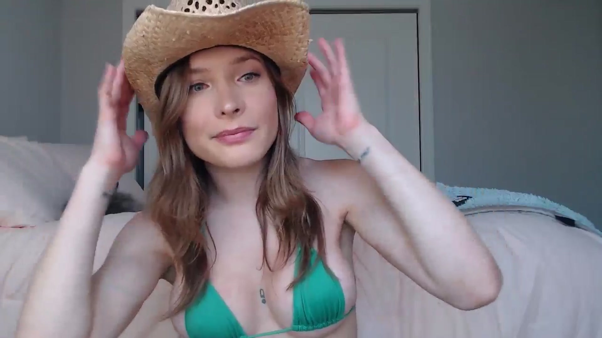 Gallery image thumbnail from AlexisWildest's myfreecams stream on, 08/24/2024, 03:35 image 3 of 20