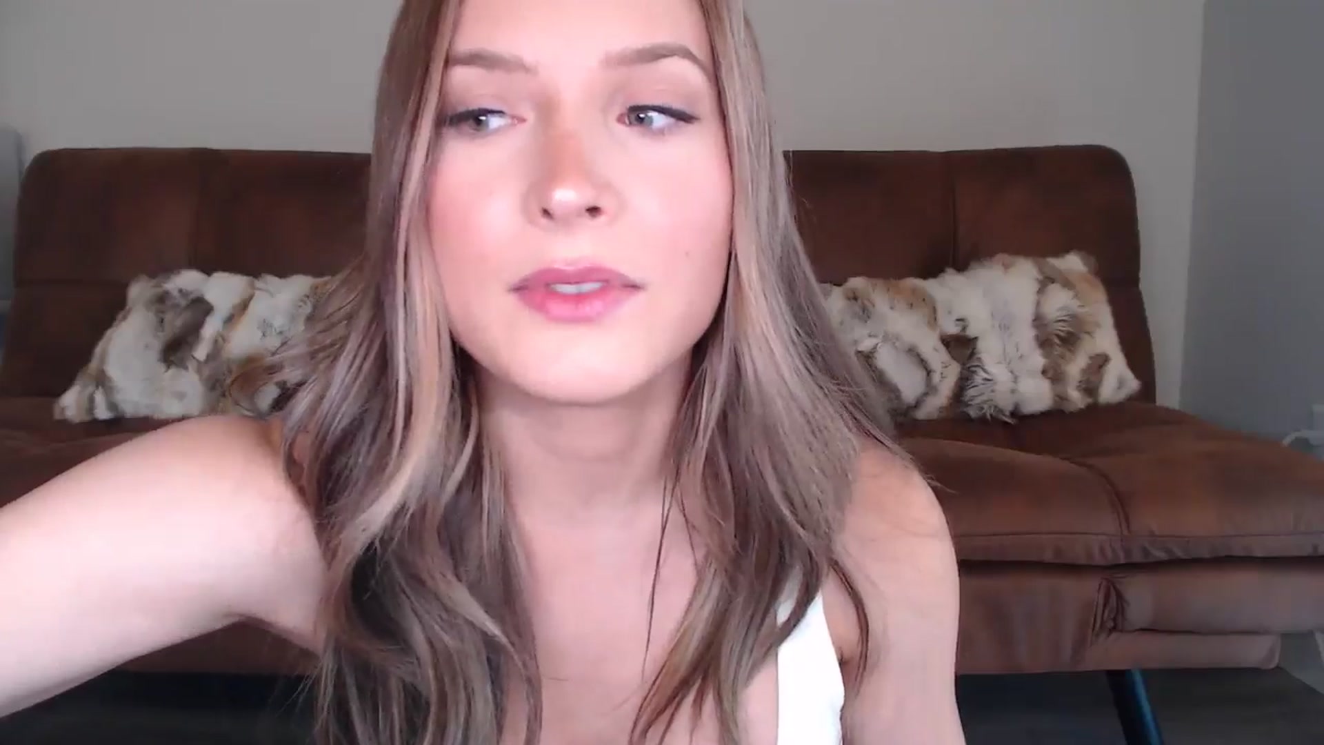 Gallery image thumbnail from AlexisWildest's myfreecams stream on, 09/08/2024, 20:56 image 6 of 20