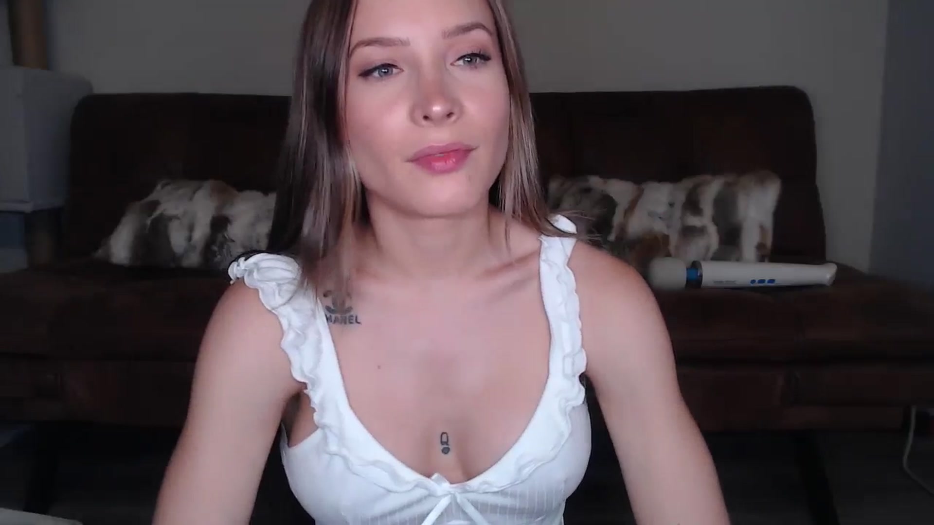 Gallery image thumbnail from AlexisWildest's myfreecams stream on, 09/17/2024, 04:13 image 15 of 20