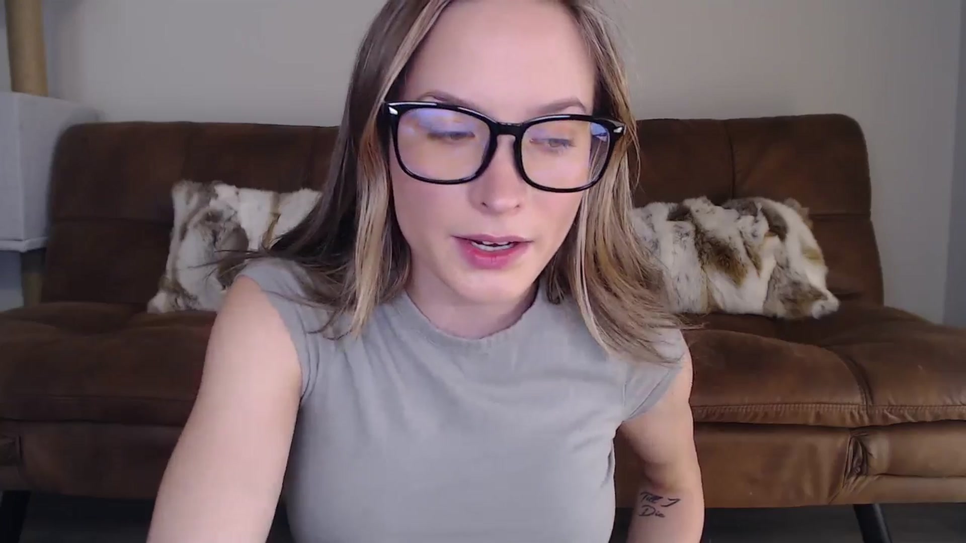 Gallery image thumbnail from AlexisWildest's myfreecams stream on, 09/28/2024, 22:36 image 4 of 20