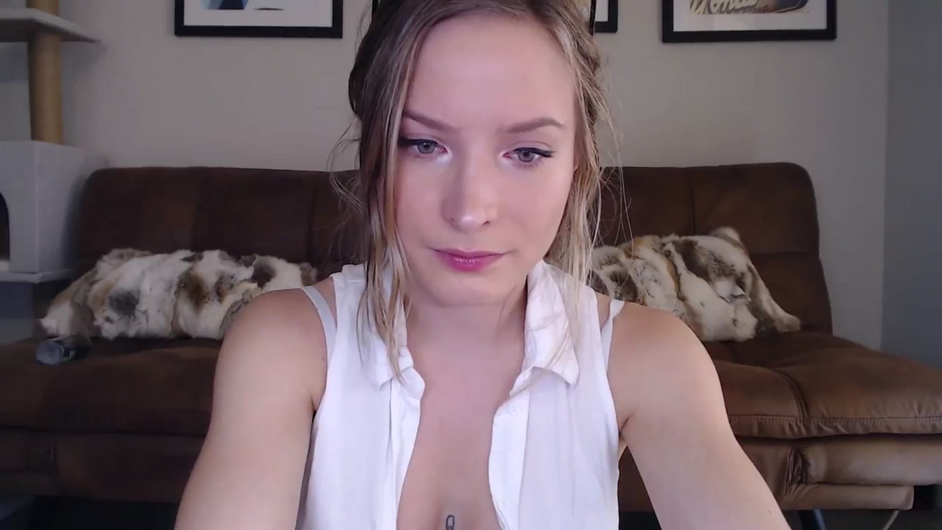 Gallery image thumbnail from AlexisWildest's myfreecams stream on, 10/02/2024, 23:04 image 15 of 20