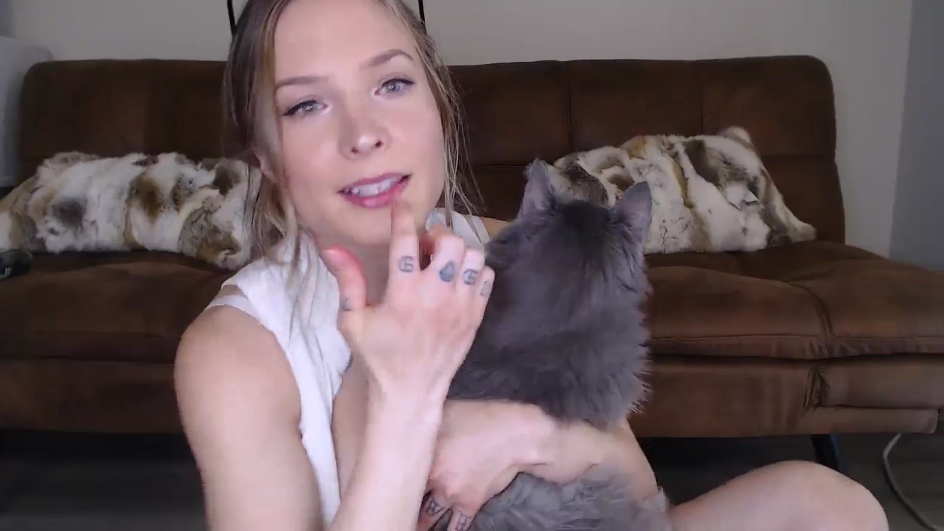 Gallery image thumbnail from AlexisWildest's myfreecams stream on, 10/02/2024, 23:04 image 13 of 20