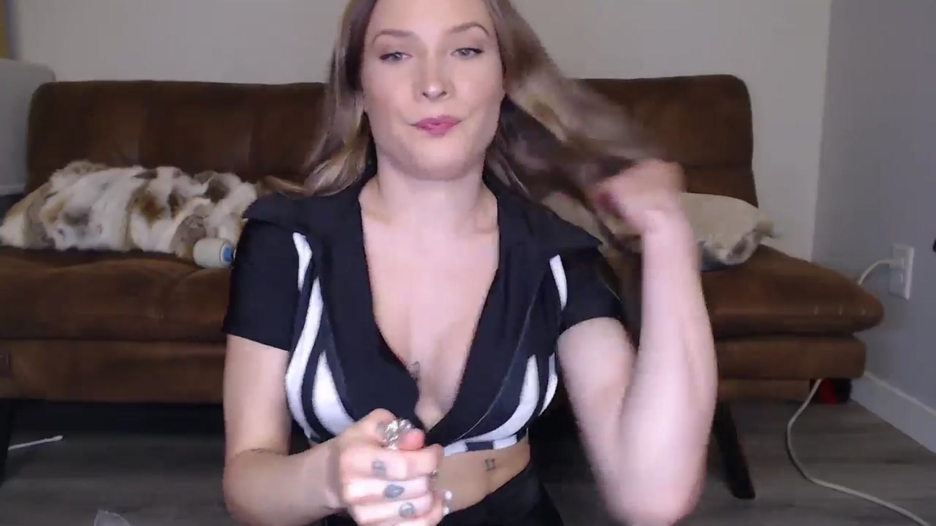 Gallery image thumbnail from AlexisWildest's myfreecams stream on, 10/05/2024, 23:52 image 8 of 20