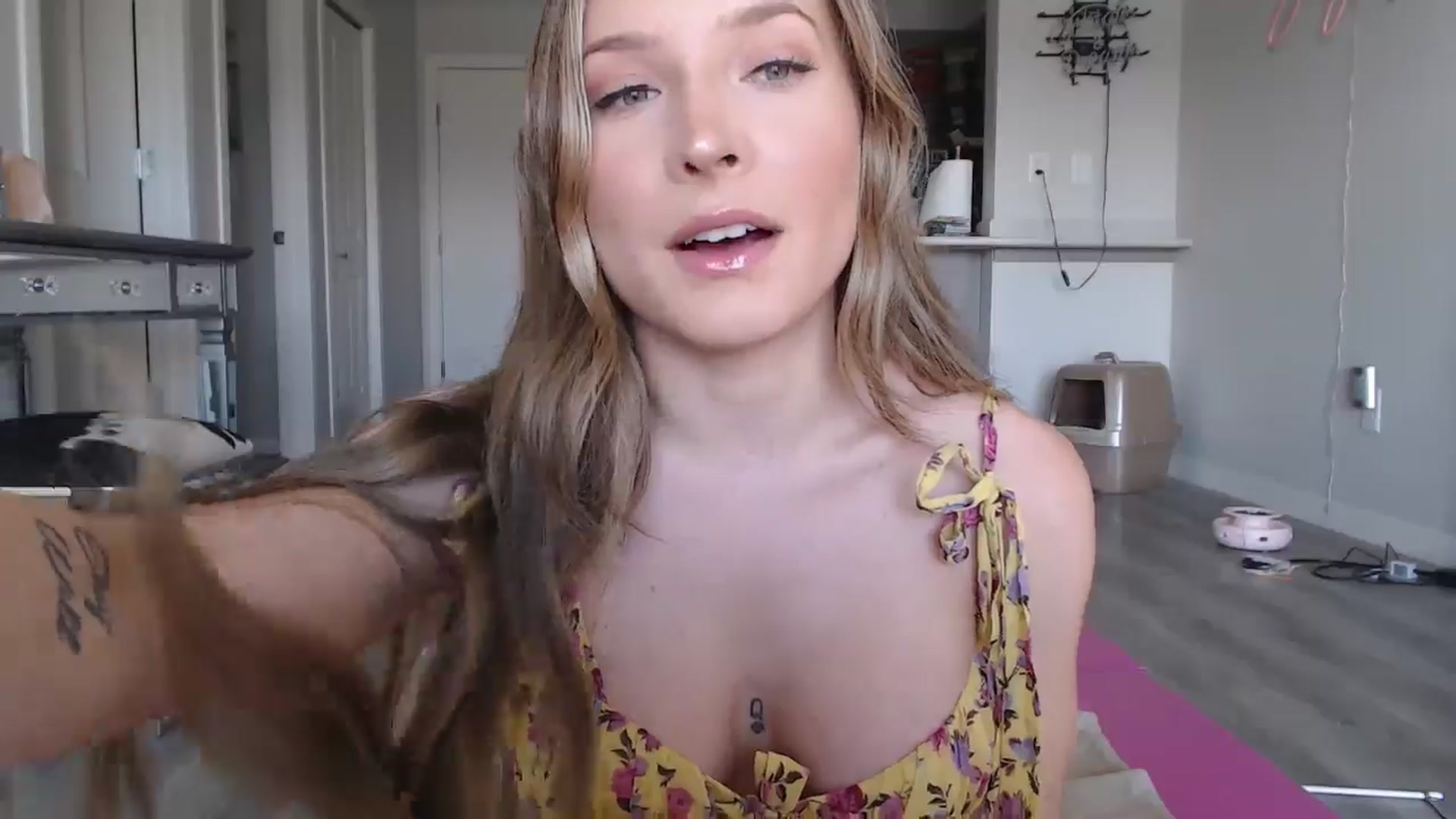Gallery image thumbnail from AlexisWildest's myfreecams stream on, 10/09/2024, 20:55 image 13 of 20