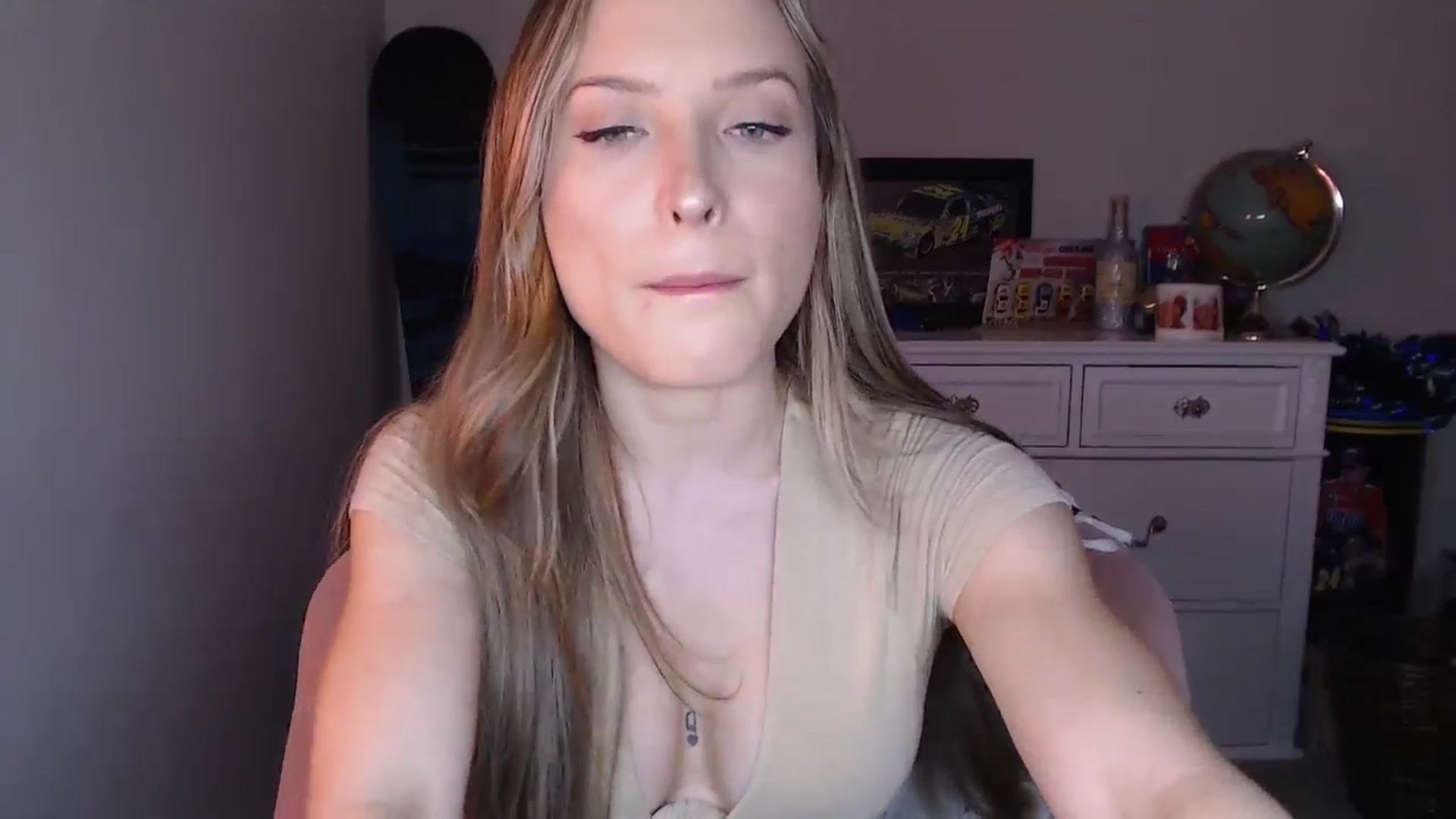 Gallery image thumbnail from AlexisWildest's myfreecams stream on, 10/15/2024, 01:33 image 20 of 20