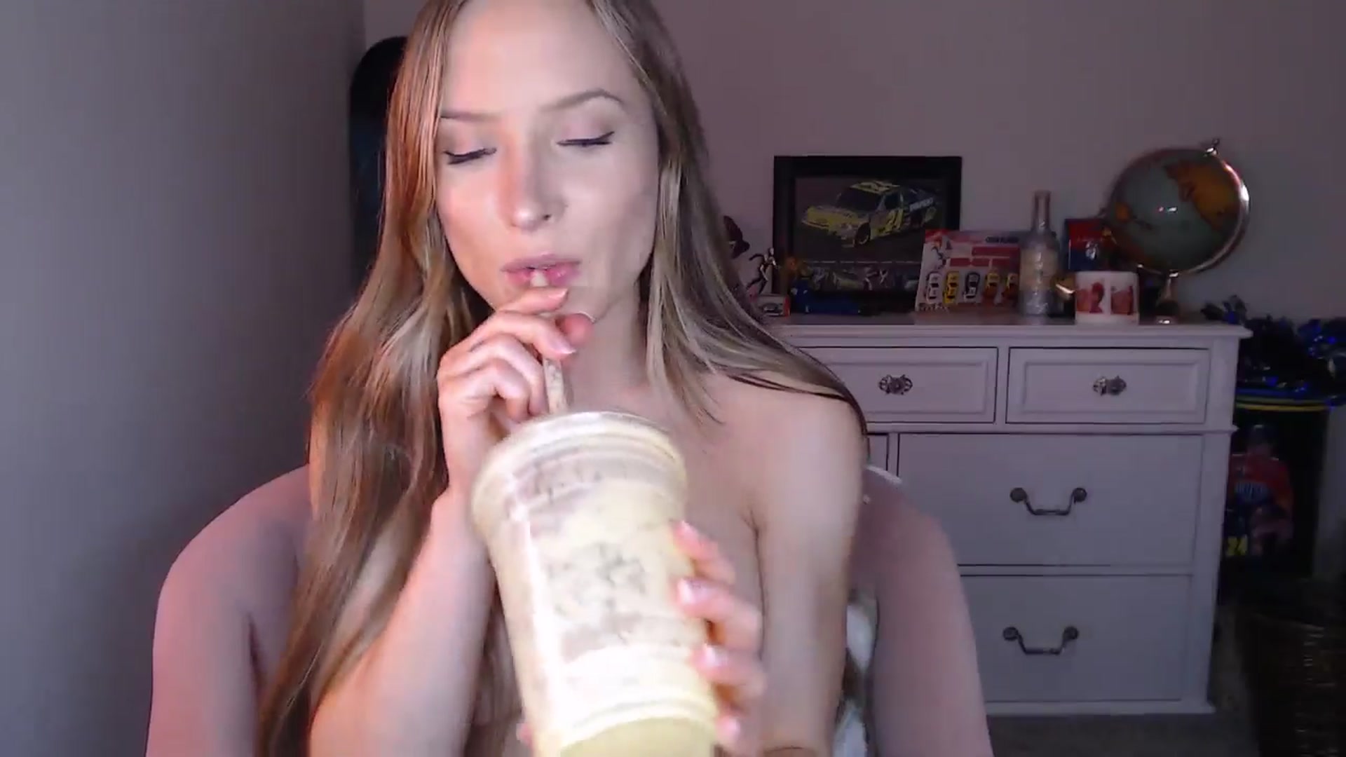 Gallery image thumbnail from AlexisWildest's myfreecams stream on, 10/15/2024, 02:47 image 9 of 20