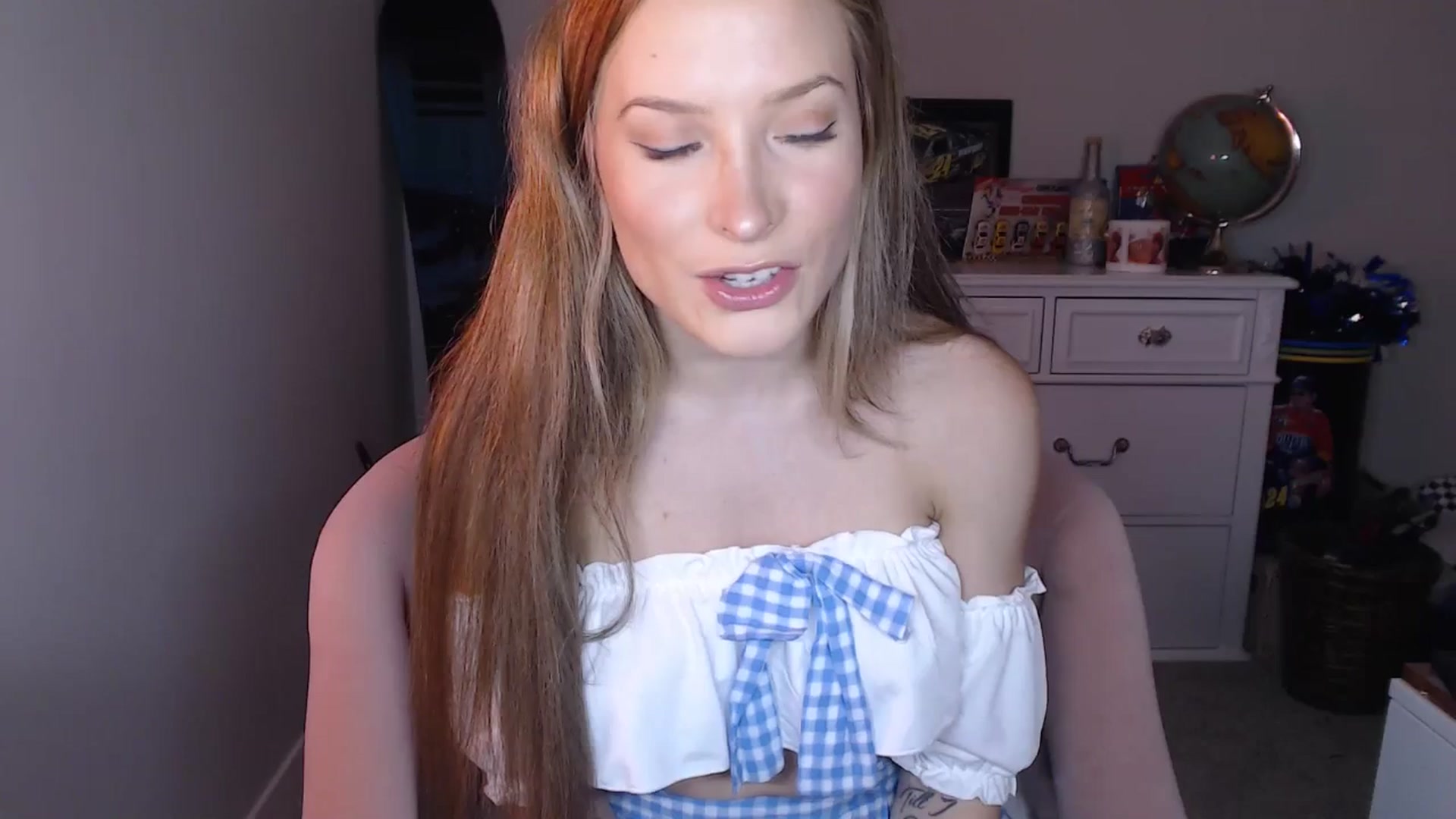Gallery image thumbnail from AlexisWildest's myfreecams stream on, 10/16/2024, 21:00 image 6 of 20
