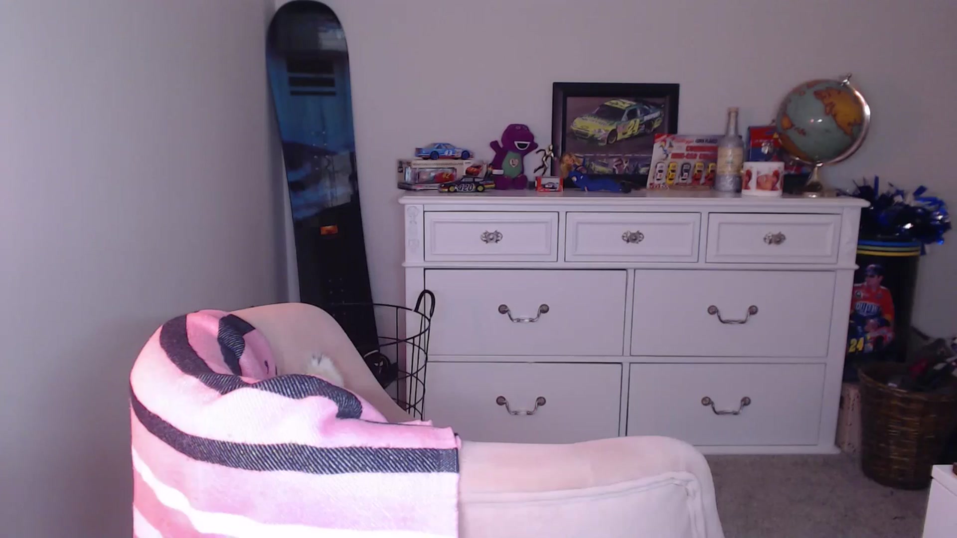 Gallery image thumbnail from AlexisWildest's myfreecams stream on, 10/16/2024, 23:04 image 6 of 20