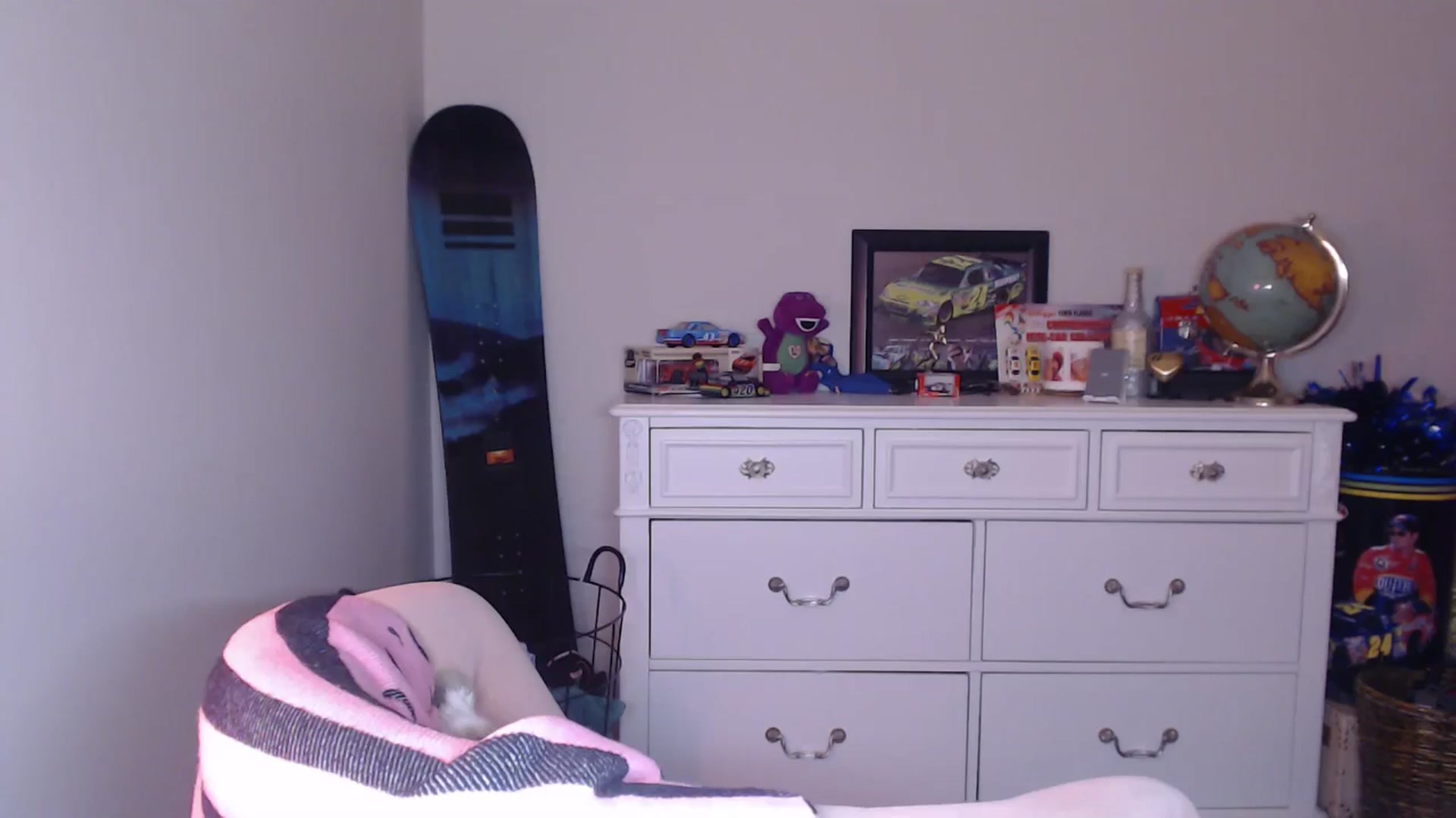 Gallery image thumbnail from AlexisWildest's myfreecams stream on, 10/19/2024, 05:07 image 13 of 20