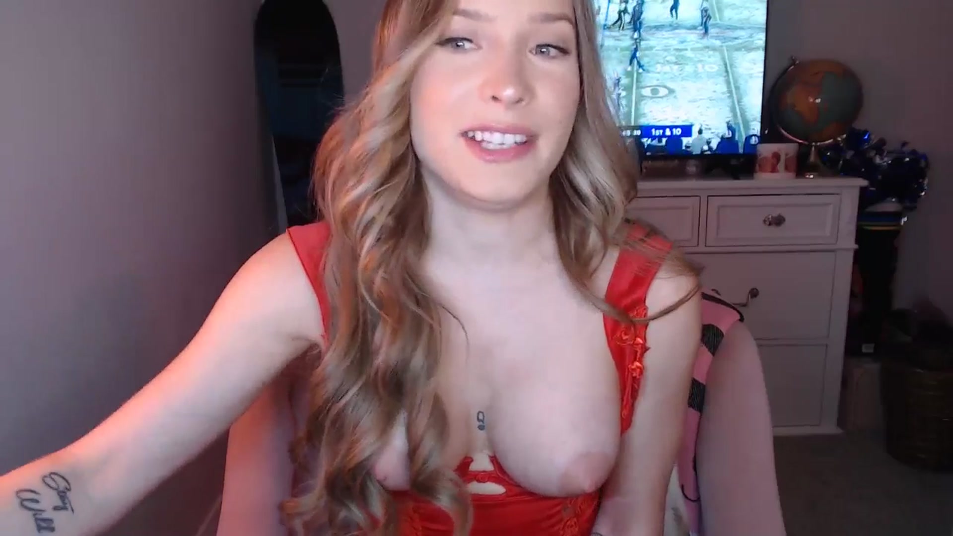 Gallery image thumbnail from AlexisWildest's myfreecams stream on, 11/23/2024, 03:41 image 8 of 20