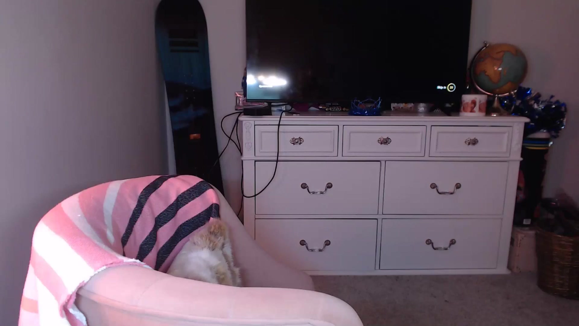 Gallery image thumbnail from AlexisWildest's myfreecams stream on, 11/23/2024, 03:41 image 15 of 20