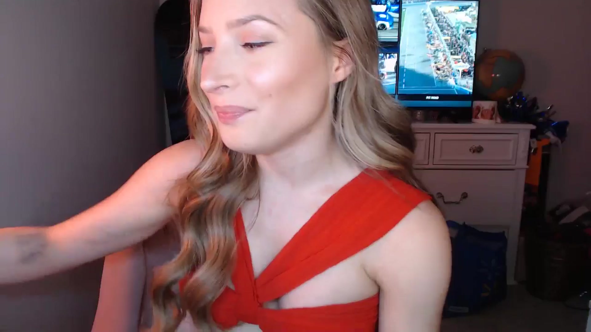 Gallery image thumbnail from AlexisWildest's myfreecams stream on, 12/02/2024, 04:48 image 6 of 20