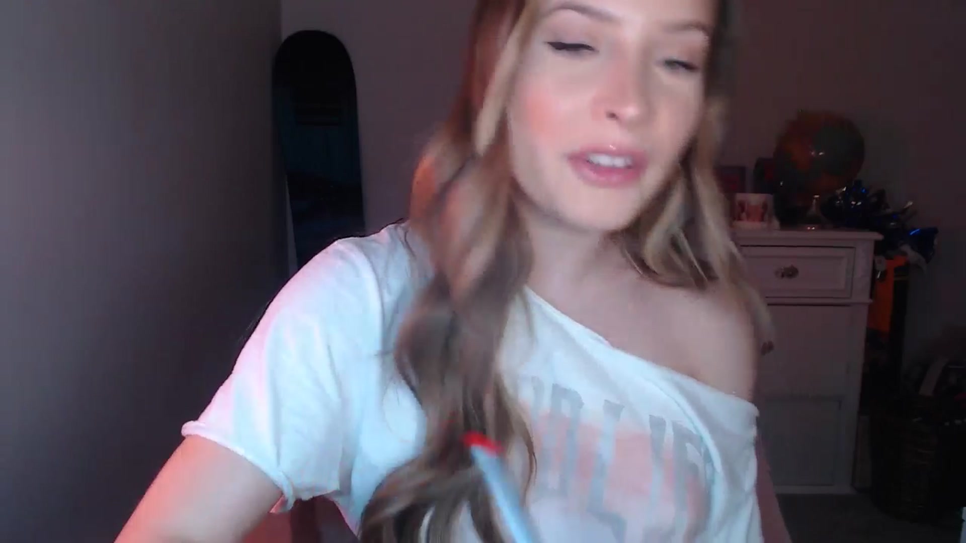 Gallery image thumbnail from AlexisWildest's myfreecams stream on, 12/04/2024, 24:02 image 9 of 20