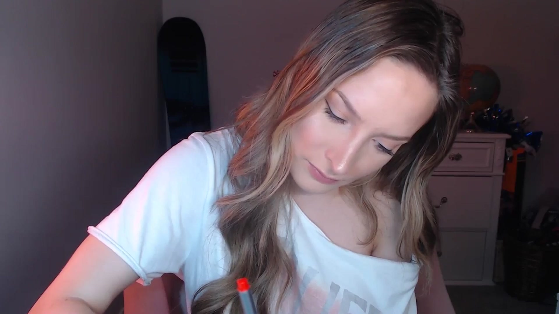 Gallery image thumbnail from AlexisWildest's myfreecams stream on, 12/04/2024, 24:02 image 13 of 20
