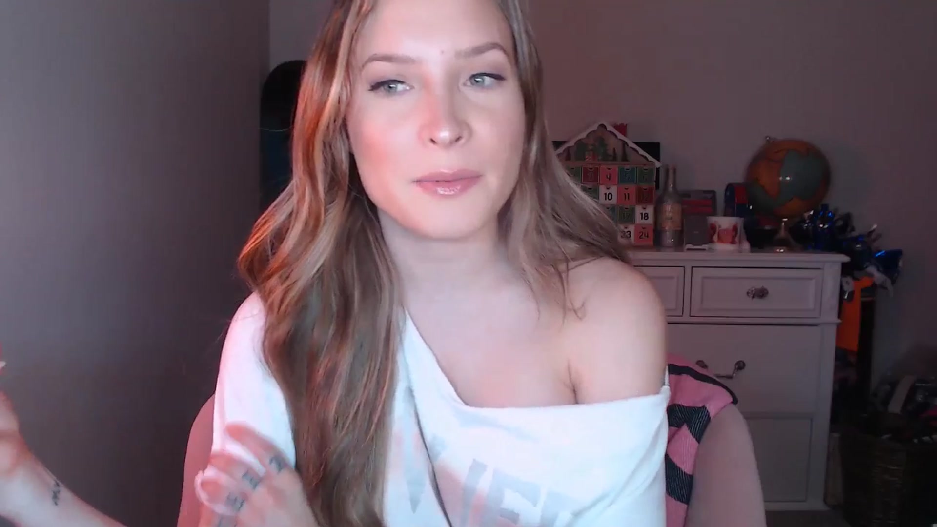 Gallery image thumbnail from AlexisWildest's myfreecams stream on, 12/04/2024, 24:20 image 15 of 20