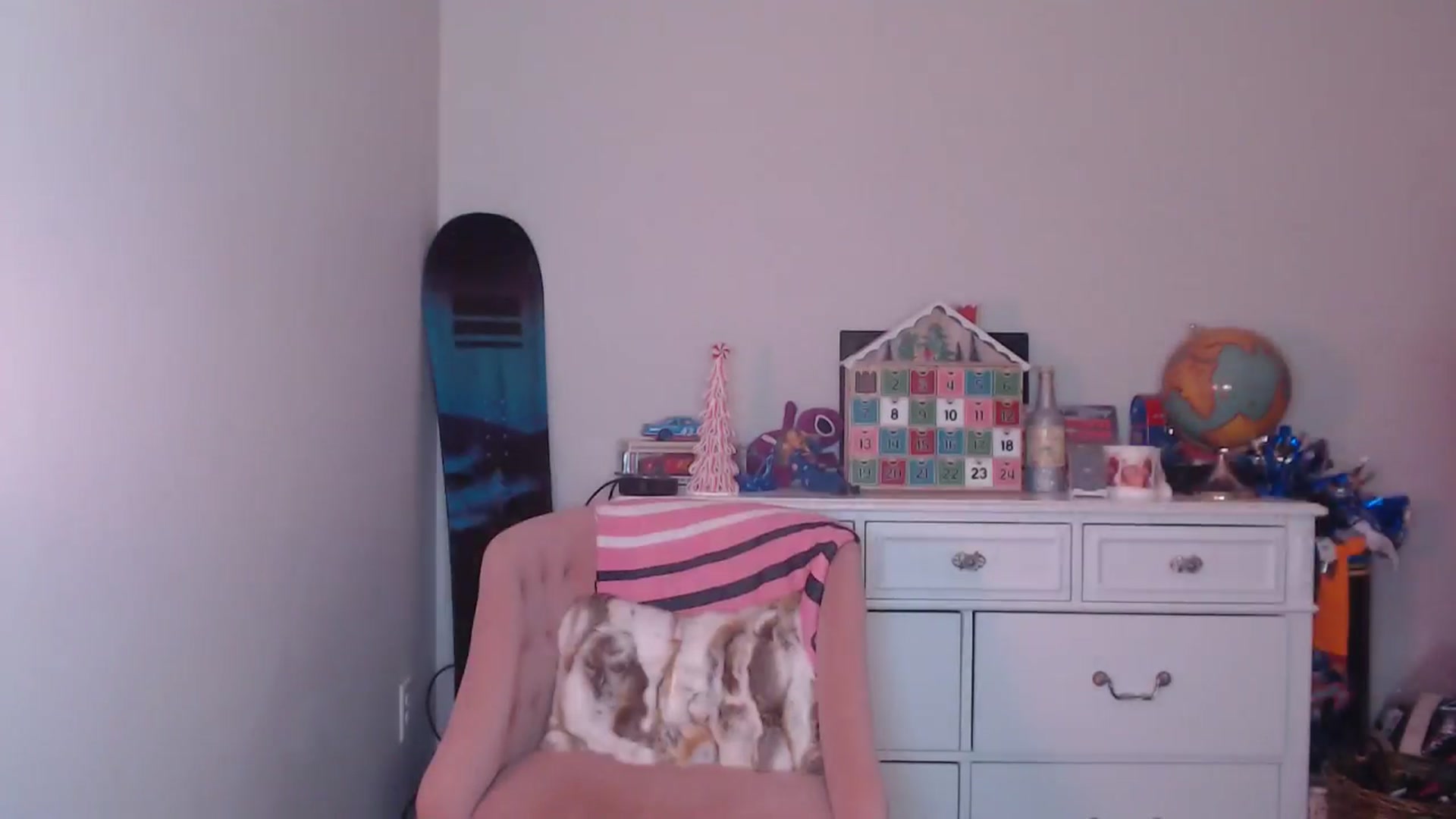 Gallery image thumbnail from AlexisWildest's myfreecams stream on, 12/04/2024, 24:20 image 12 of 20