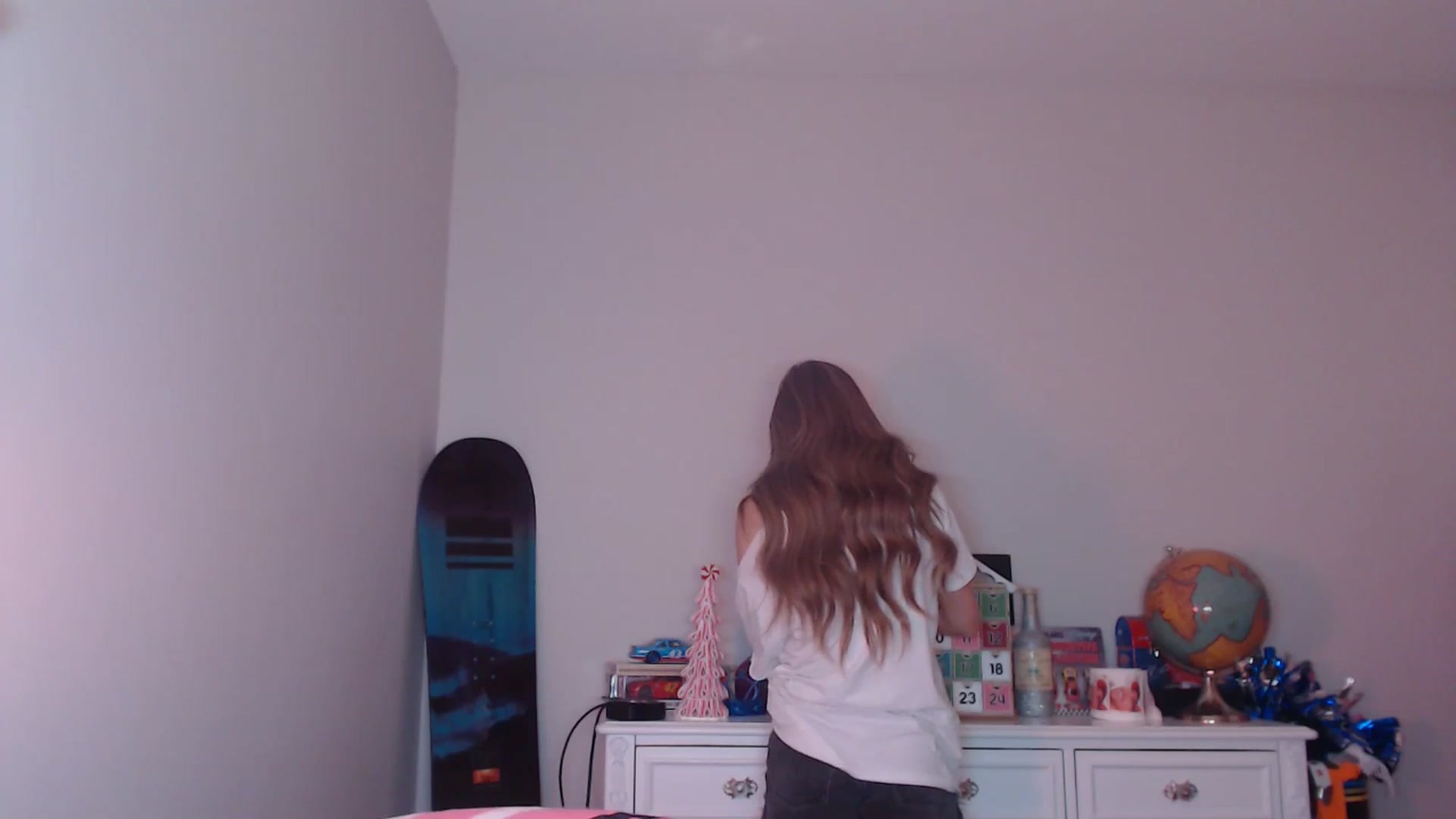 Gallery image thumbnail from AlexisWildest's myfreecams stream on, 12/04/2024, 24:20 image 3 of 20