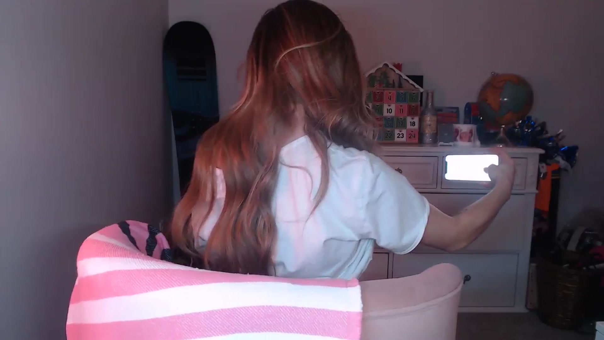 Gallery image thumbnail from AlexisWildest's myfreecams stream on, 12/04/2024, 24:20 image 10 of 20
