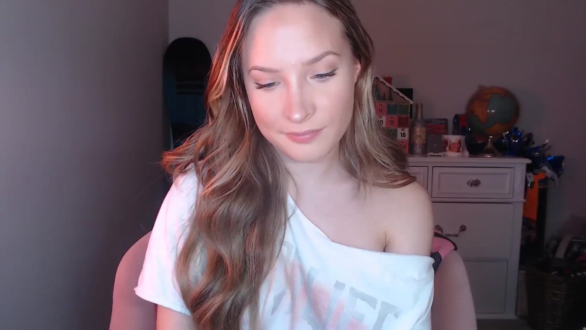 Gallery image thumbnail from AlexisWildest's myfreecams stream on, 12/04/2024, 24:20 image 16 of 20