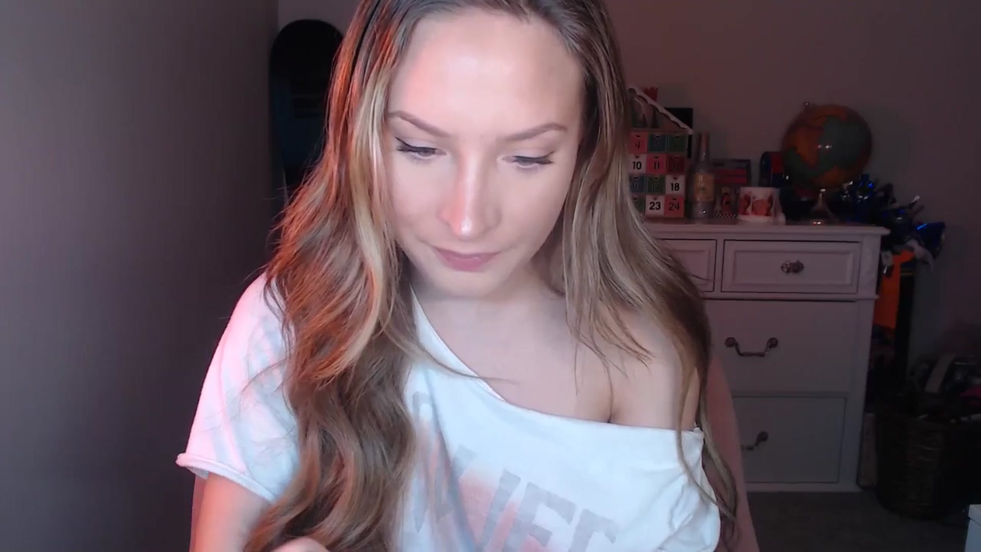 Gallery image thumbnail from AlexisWildest's myfreecams stream on, 12/04/2024, 24:20 image 7 of 20