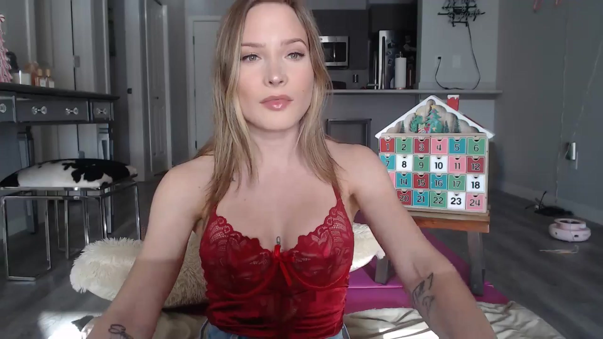 Gallery image thumbnail from AlexisWildest's myfreecams stream on, 12/21/2024, 18:43 image 10 of 20