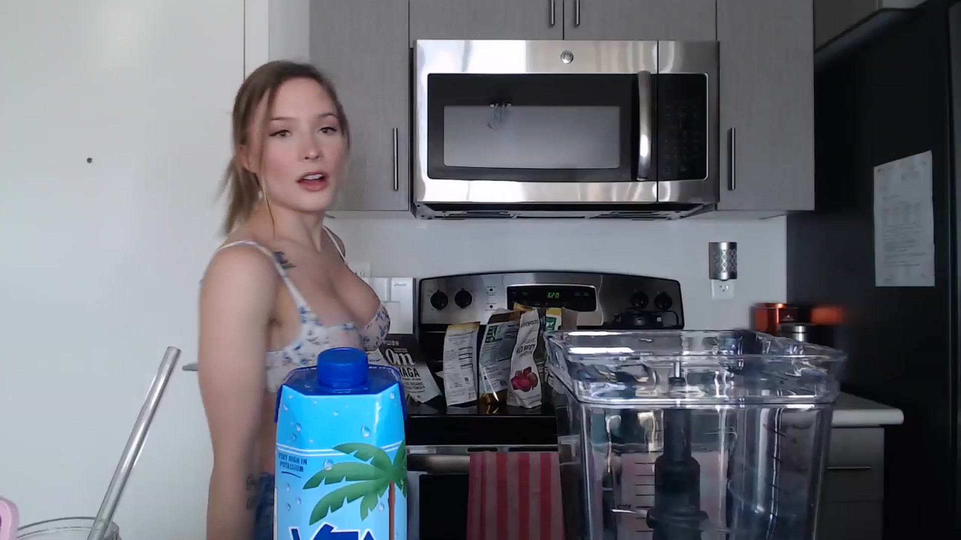 Gallery image thumbnail from AlexisWildest's myfreecams stream on, 01/18/2025, 24:20 image 3 of 20