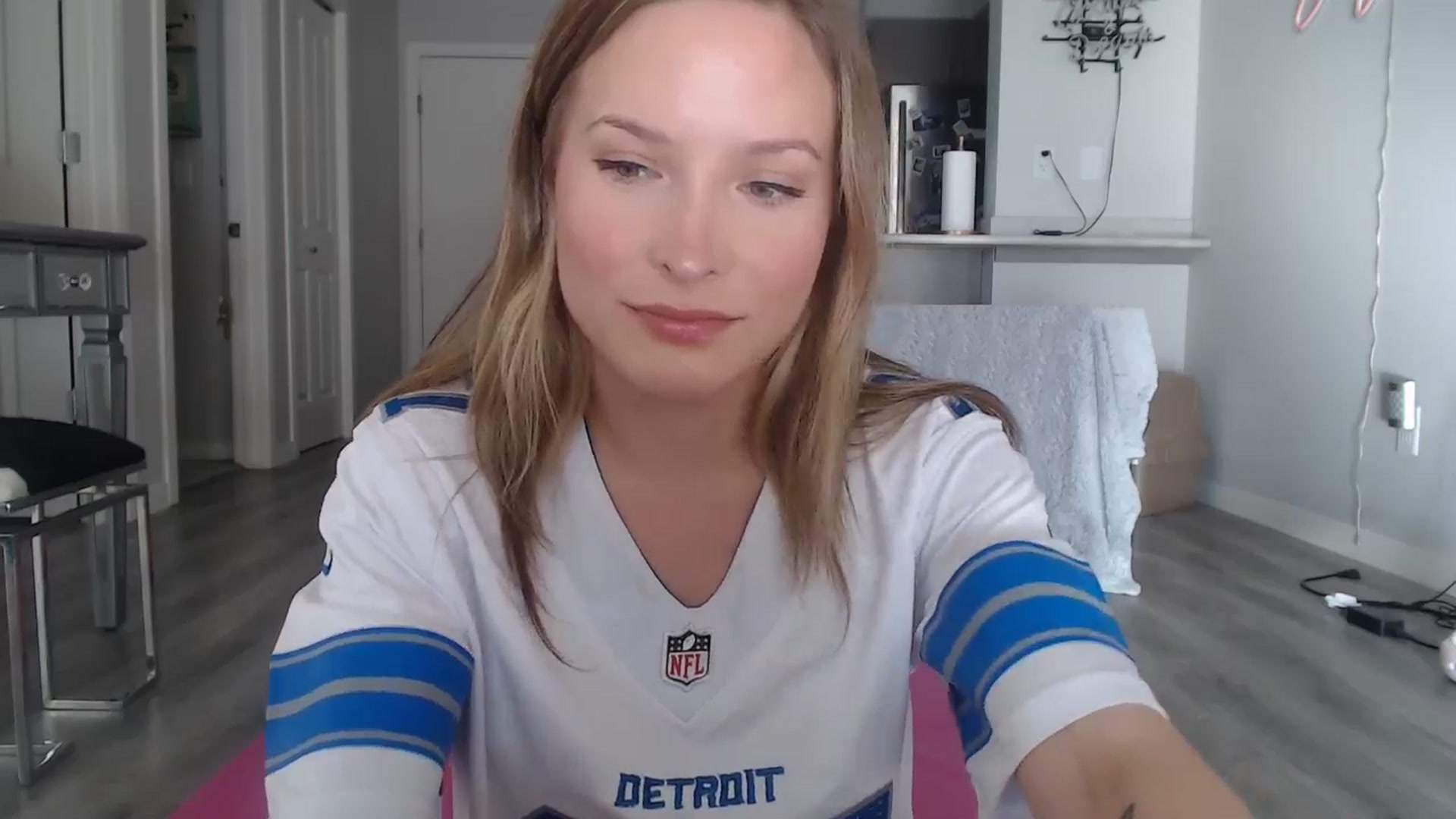 Gallery image thumbnail from AlexisWildest's myfreecams stream on, 01/18/2025, 21:20 image 6 of 20