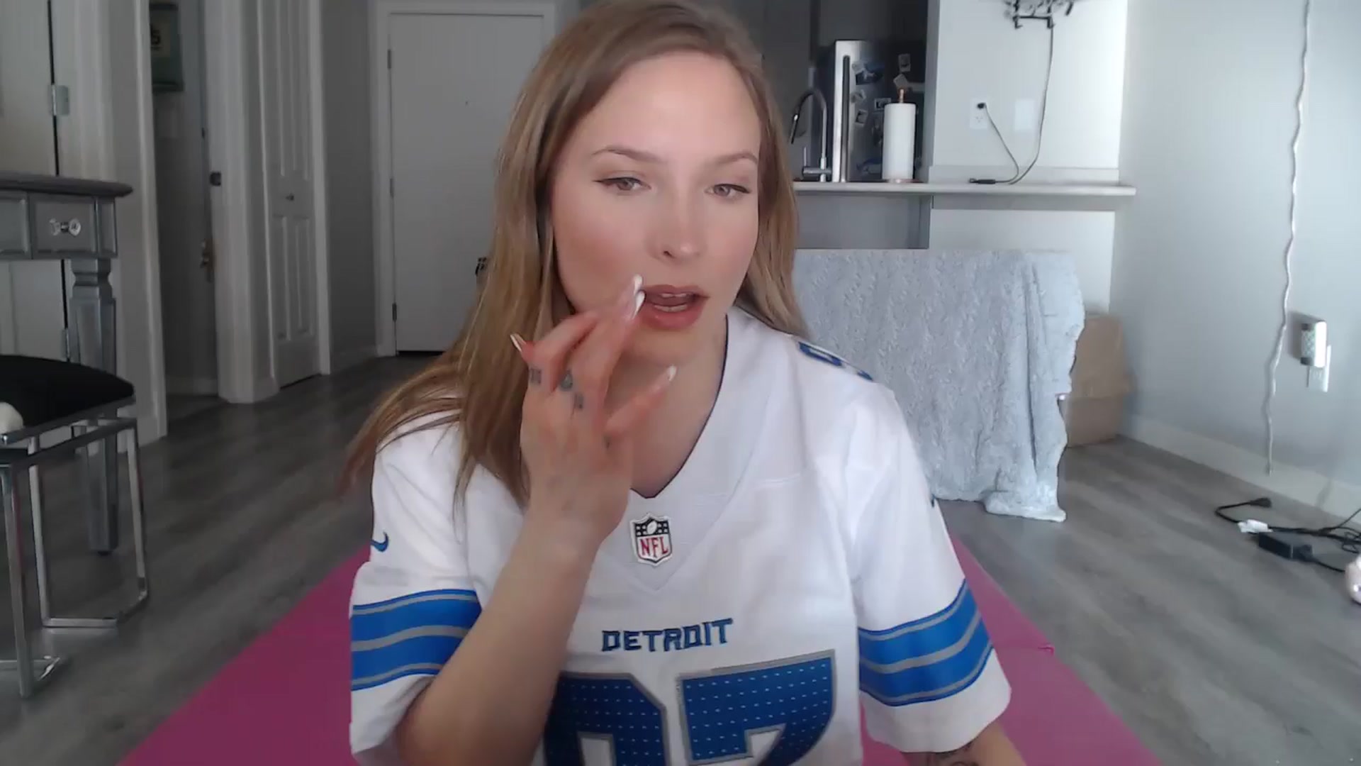 Gallery image thumbnail from AlexisWildest's myfreecams stream on, 01/18/2025, 21:20 image 1 of 20